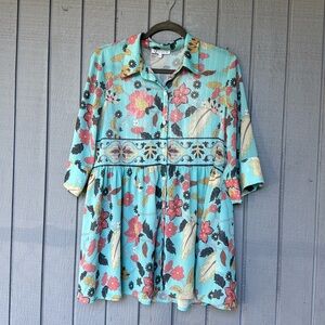 Floral oversized top. Size Small